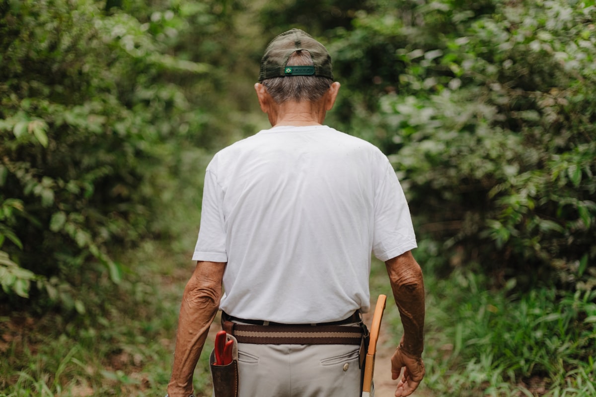 Homme actif pratiquant une activité physique